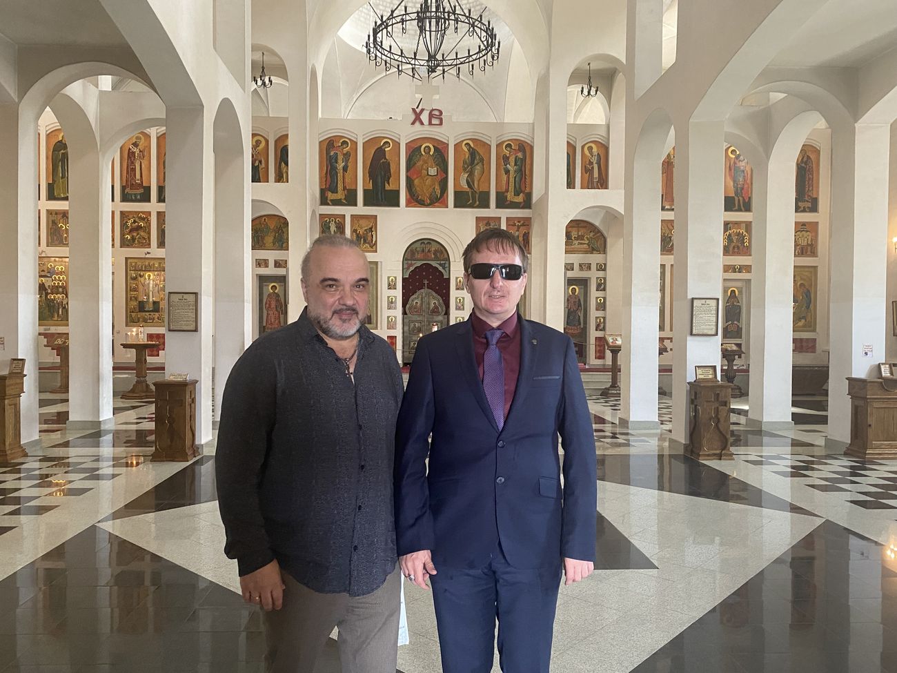 Лидер легендарной рок группы Чёрный кофе Дмитрий Варшавский и Виктор Тартанов