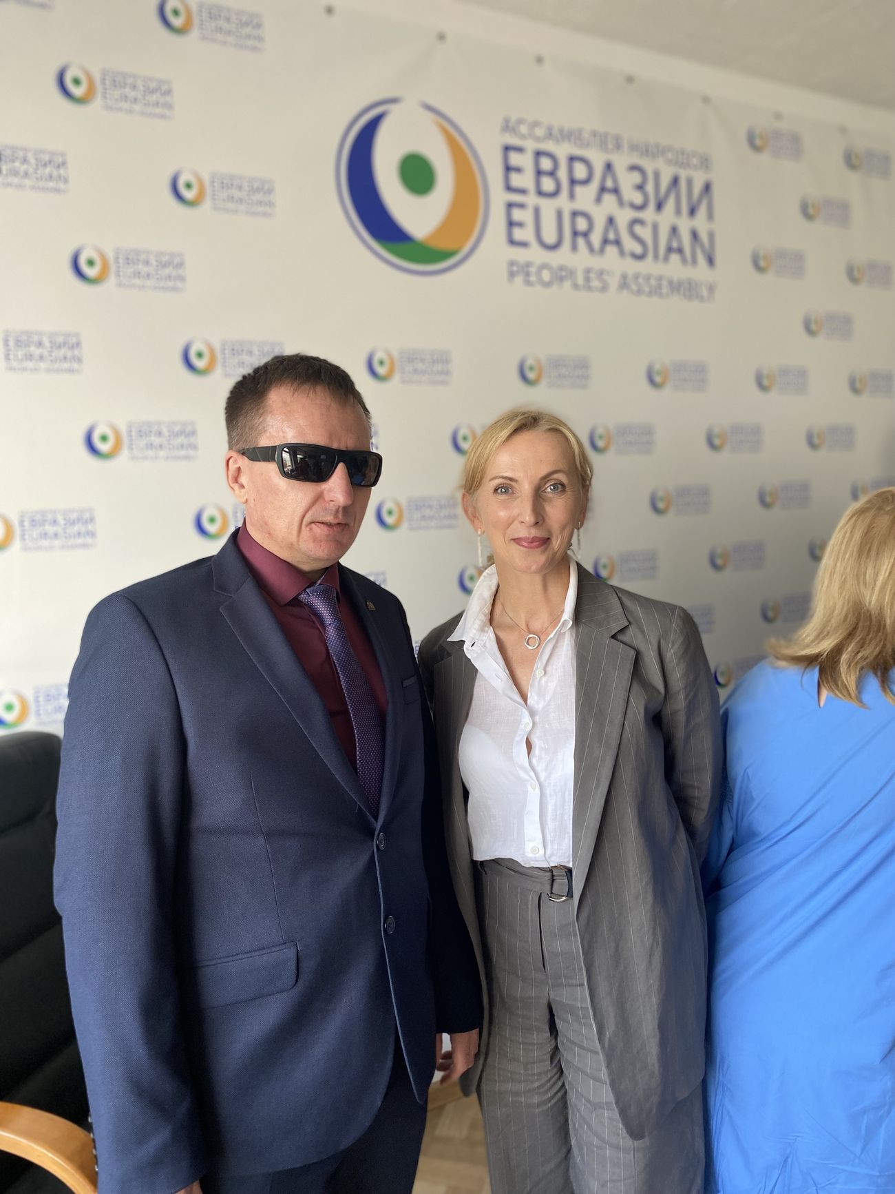 Ирина Леонидовна Меньшенина исполнительный директор Ассоциации фандрайзеров и Виктор Тартанов