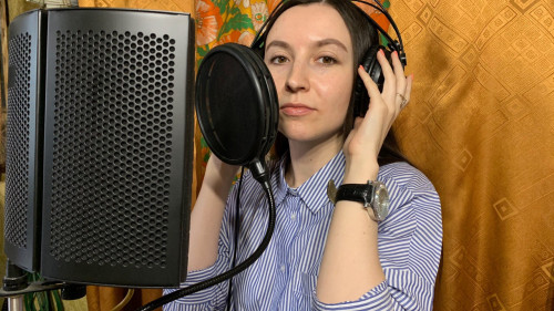 Анна ТАРТАНОВА записывает новую песню 